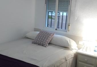 Hostal VILLA CARBULA allows 18 year olds to book a room