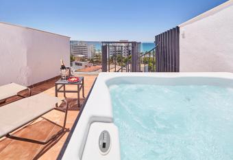 Hotel Principe allows 18 year olds to book a room