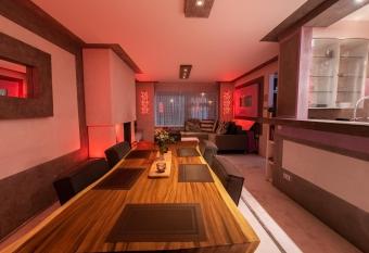 The Waterside Designer Waterfront Oasis Spa & Sauna Terrace has Balcony rooms