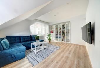 Hill house has Balcony rooms