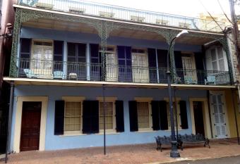 Jean Lafitte House has Balcony rooms