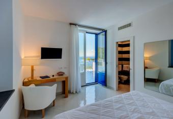 Boutique Hotel Helios allows 18 year olds to book a room