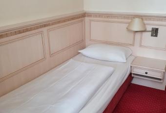 Hotel Casino im Park allows 18 year olds to book a room