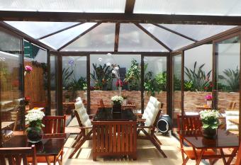 Dom Jo  o Glamour Hotel allows 18 year olds to book a room