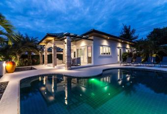 Orchid Paradise Homes 312 allows 18 year olds to book a room