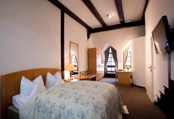 Hotel Traube allows 18 year olds to book a room