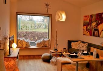 Bio-Ferienhaus Newergarten has Balcony rooms