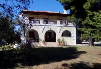 Pine tree house has Balcony rooms