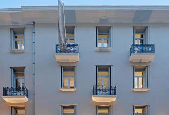 Belle Epoque Suites allows 18 year olds to book a room