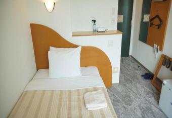 Naha Beach Side Hotel / Vacation STAY 76822 allows 18 year olds to book a room