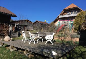 3,5 Zimmerferienwohnung Schwalben  scht R  eggisberg has Balcony rooms