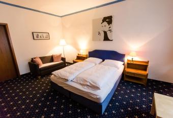 Hotel Fabritz allows 18 year olds to book a room