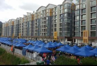 Barrington Square 2 Rooms Apartment at Golden Hill Night Market allows 18 year olds to book a room