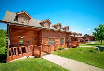 Cabins at Grand Mountain has Balcony rooms