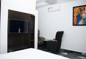 247 Luxury Hotel allows 18 year olds to book a room