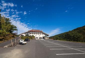 Ikoinomura Hiroshima allows 18 year olds to book a room