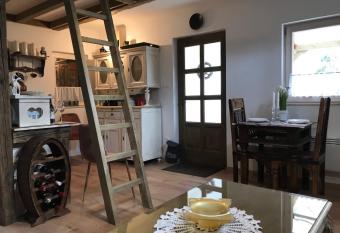 Mesebeli Vend  gh  z allows 18 year olds to book a room