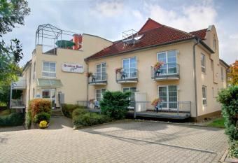 Residenz Hotel Giessen allows 18 year olds to book a room