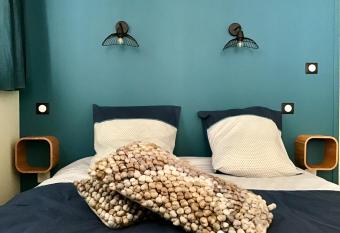 LE COSY LOIRE appart allows 18 year olds to book a room