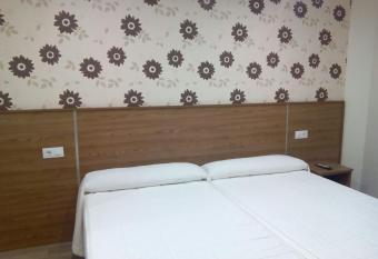 Pensi  n Costi  a allows 18 year olds to book a room