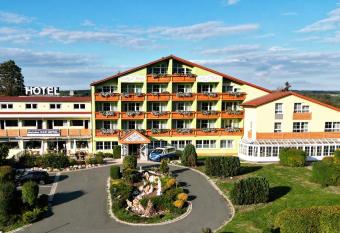 Meister B  R HOTEL Frankenwald has Balcony rooms