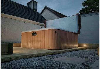 Highland HotTub Retreat, on NC500 allows 18 year olds to book a room