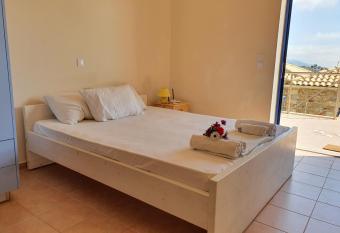 Stoupa Lefktro 3 has Balcony rooms