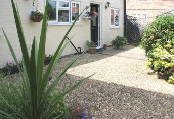 9 Bromleys Court has Balcony rooms