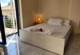 Stoupa Lefktro 4 has Balcony rooms