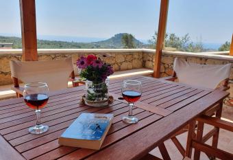 Stoupa Lefktro 10 has Balcony rooms