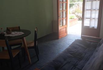 Posada Villa club, Apart III cerca del aeropuerto el palomar allows 18 year olds to book a room