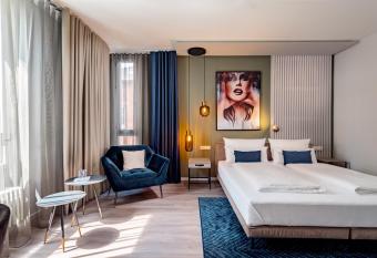 Aspire Elements Reutlingen, Trademark Collection by Wyndham allows 18 year olds to book a room