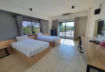 Kwan Riam Mansion has Balcony rooms