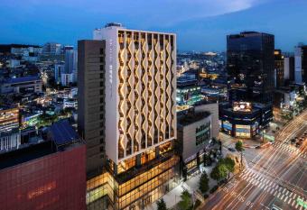 Mercure Ambassador Seoul Hongdae allows 18 year olds to book a room