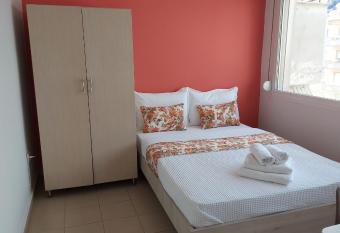 Kapsouli Square Komotini allows 18 year olds to book a room