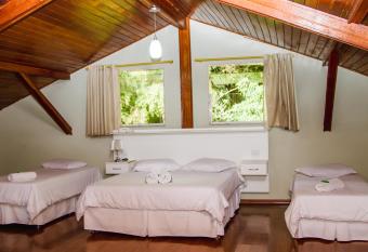 Pousada Casa Imperatriz - Rua Teresa has rooms with a private hot tub