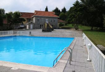 Casas do Souto allows 18 year olds to book a room