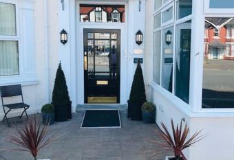 Oak Alyn Hotel allows 18 year olds to book a room