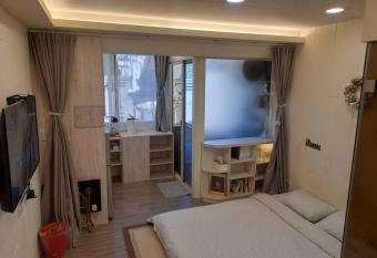                                                                              allows 18 year olds to book a room