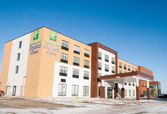 Holiday Inn Express & Suites Edmonton N - St Albert, an IHG Hotel allows 18 year olds to book a room