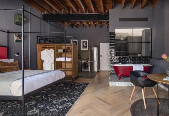 Old Foundry Hotel allows 18 year olds to book a room
