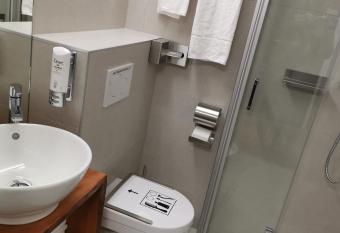 Hotel16 by Messe & Stadion Suisse 8Minuten allows 18 year olds to book a room