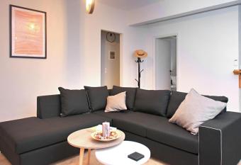 Villa Apanemo has Balcony rooms