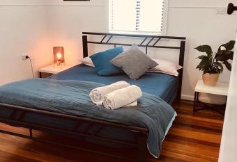 Ella May Holiday Flats has Balcony rooms