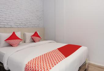 Super OYO 3150 Theodore Homestay allows 18 year olds to book a room