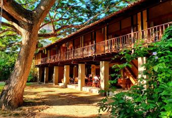 Dunes Unawatuna Hotel has Balcony rooms