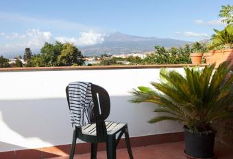 La Trinacria has Balcony rooms