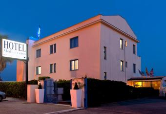 Hotel Mediterraneo has Balcony rooms