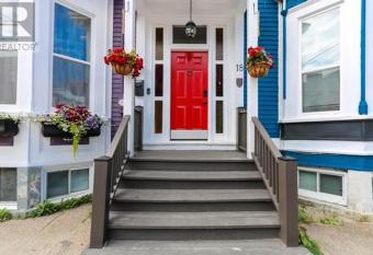 The Jellybean Heritage Inn has Balcony rooms