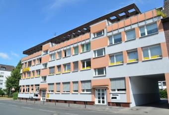 Hostel Hamm by Geronimo allows 18 year olds to book a room